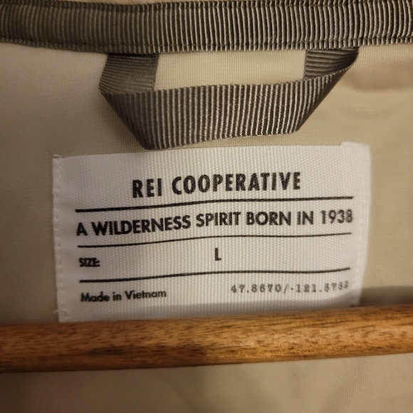 REI Cream and Green Sherpa Jacket. Size L - Picture 2 of 7